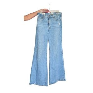 Levi’s Ribcage Bell Jeans Size 29 | Light Wash High Rise